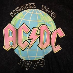 AC/DC vintage-ish crop top long sleeve!